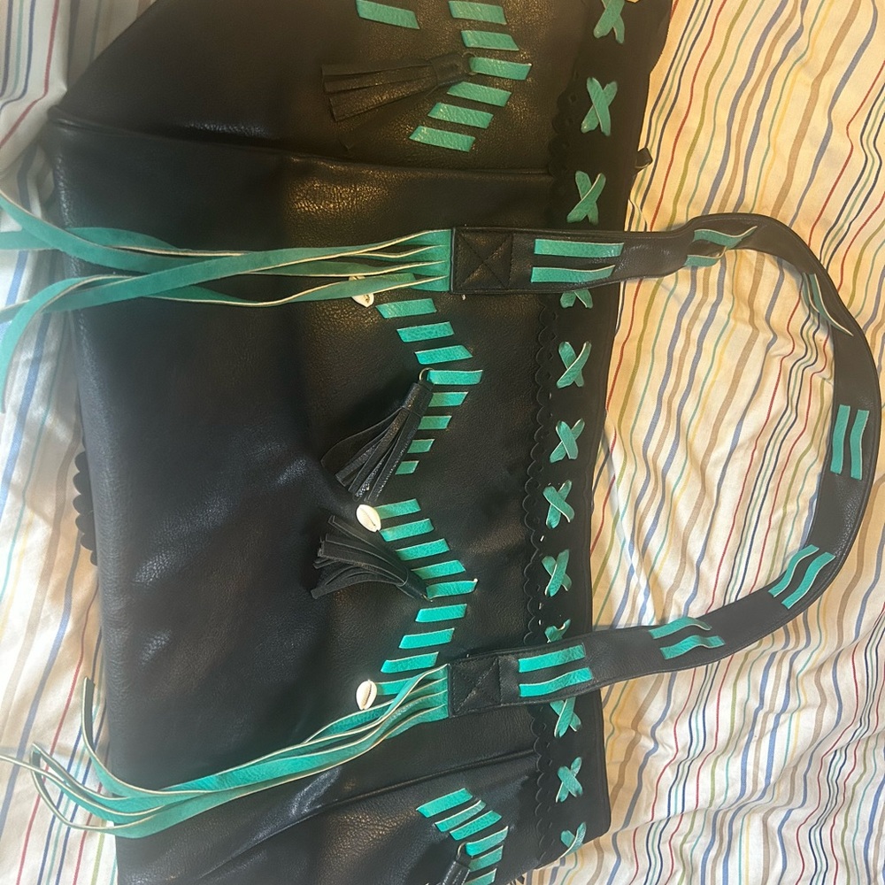 Black and Green Handbag - Picture 2 of 4